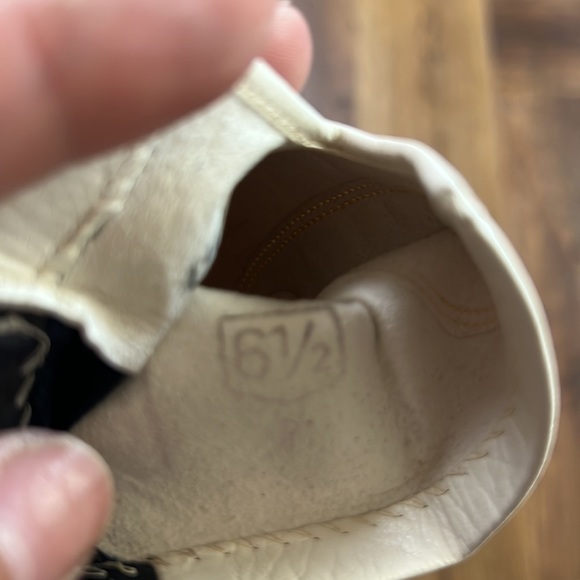 West Germany Dainty Leather Gloves - Picture 5 of 5